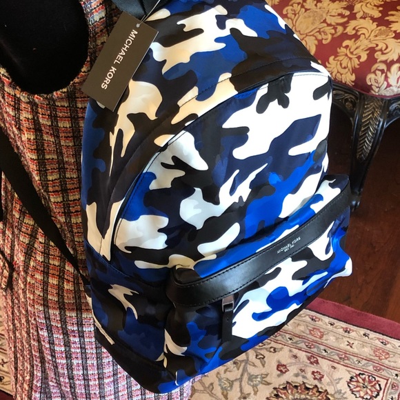 NWT Michael Kors camouflage backpack handbag - Picture 4 of 6